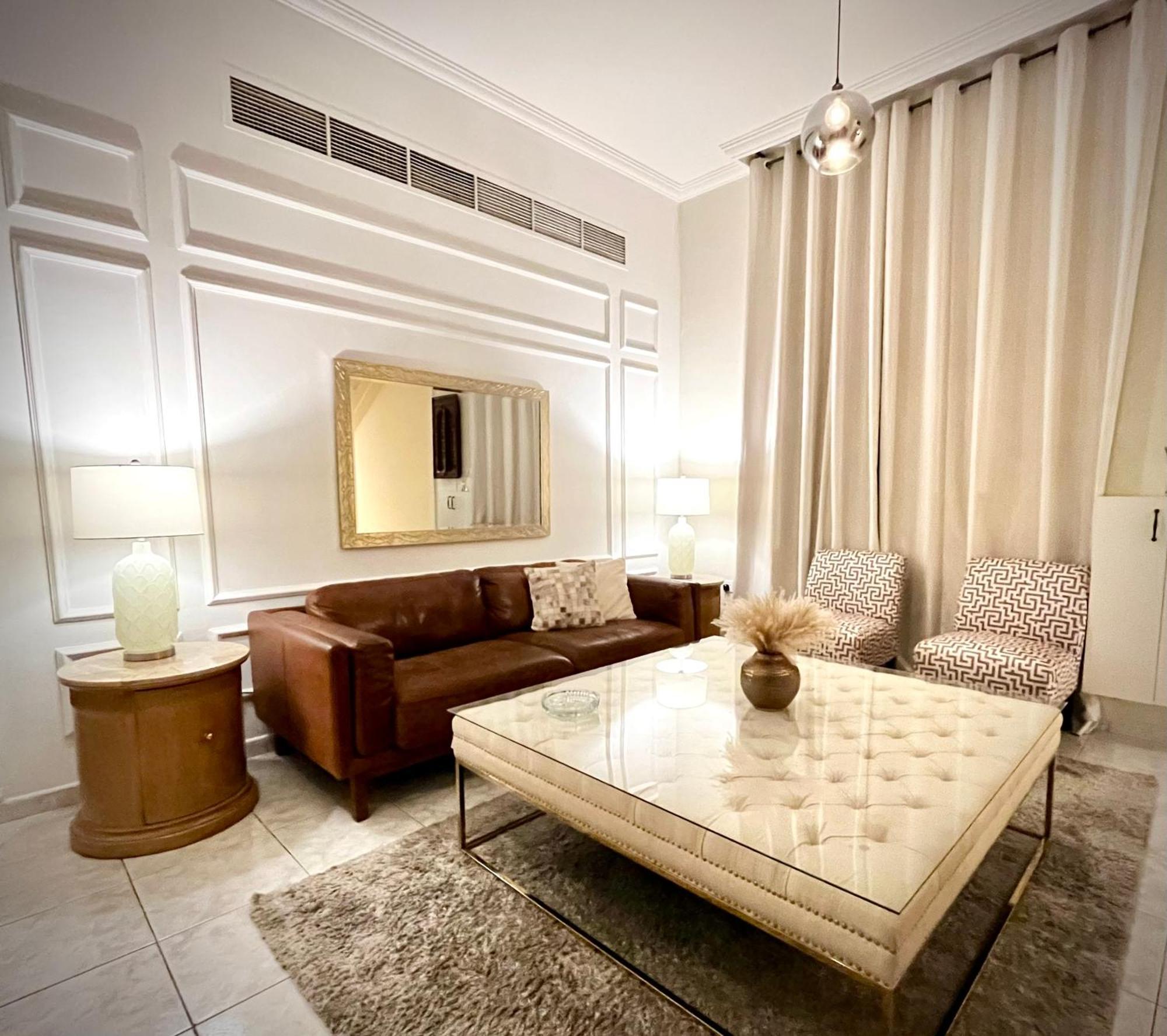 Brightful And Joyful 4 Bedroom Ferienhaus Dubai